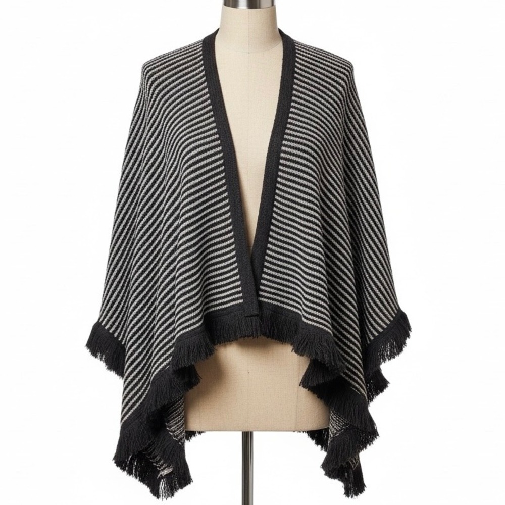 EYEFUL Beige Gray Print Shawl Wrap Scarf Fringe NYC Boutique‎ Boho Chic